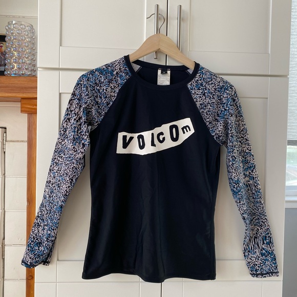 Volcom Women’s Rashguard - Picture 2 of 7